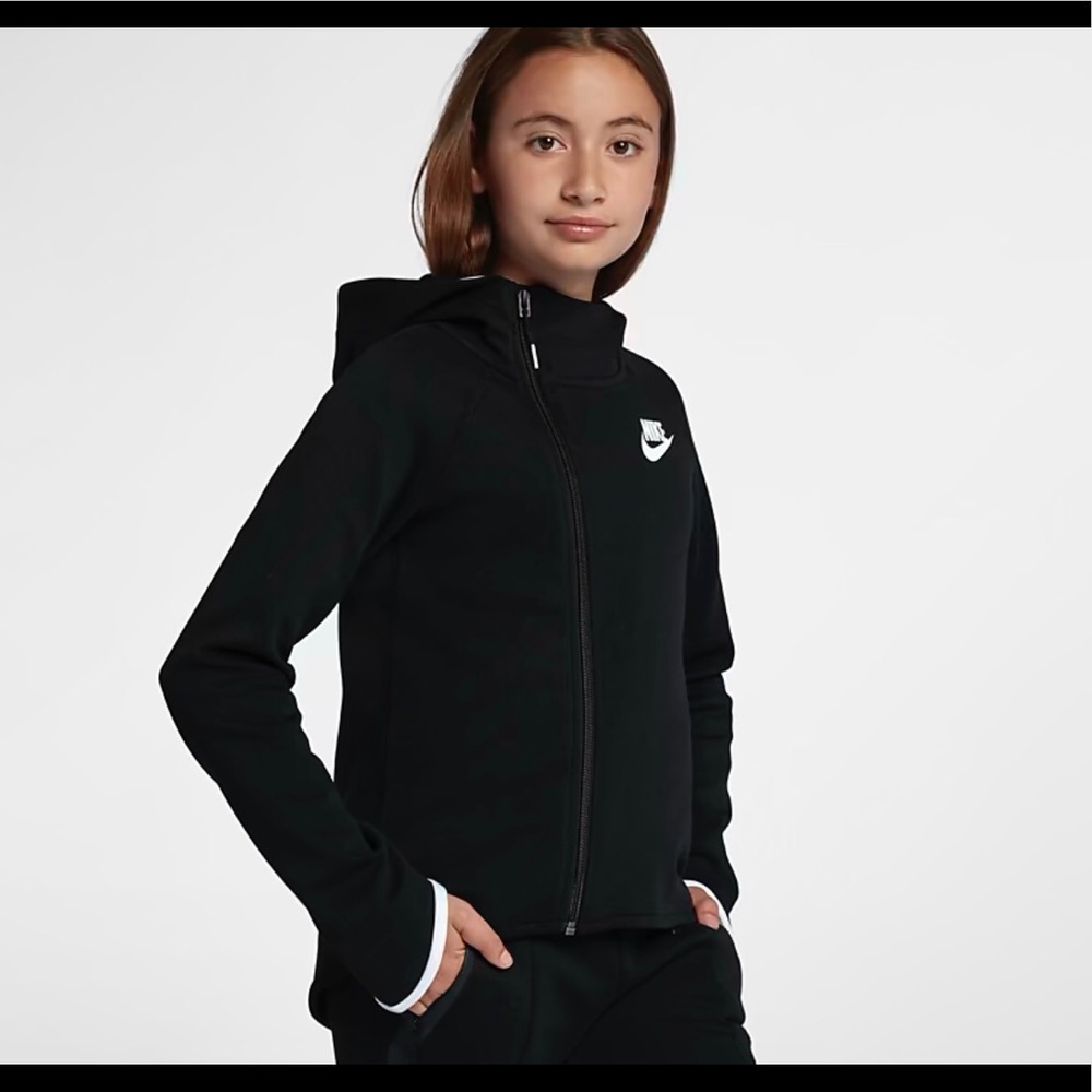 Brand New Nike Sportswear Tech Fleece Kids